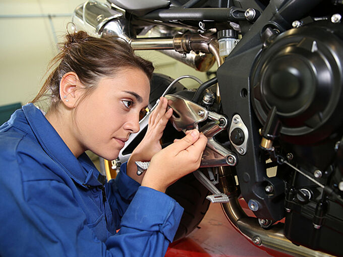 Ausbildung zum Zweiradmechatroniker Fachrichtung Motorradtechnik (m/w/d)