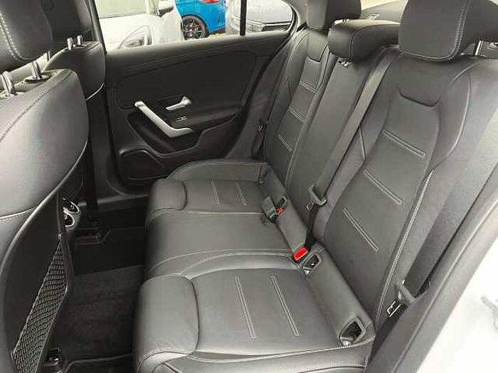Mercedes-Benz A 250 e AMG Line|Leder|AHK. .. Advanced